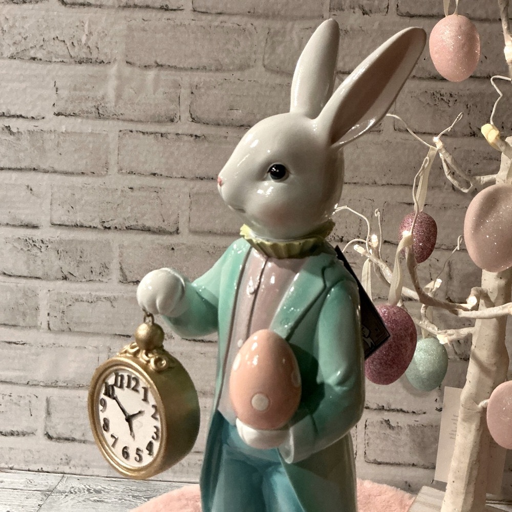 TOPHAT & TAIL Rabbit Holding Clock Statue - Picture 7 of 7